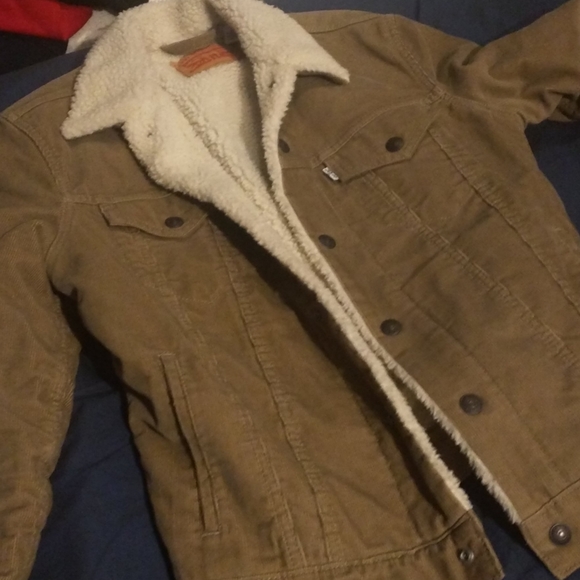 Levi's Sherpa lined corduroy trucker jacket (tan) - Picture 2 of 2